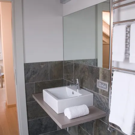 Di Ξενοδοχείο Βαρέζε