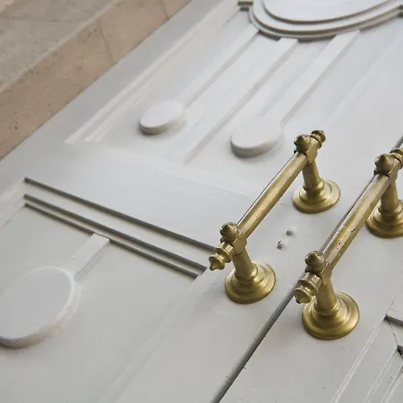 Di Ξενοδοχείο Βαρέζε