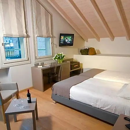 Di Hotel 4*