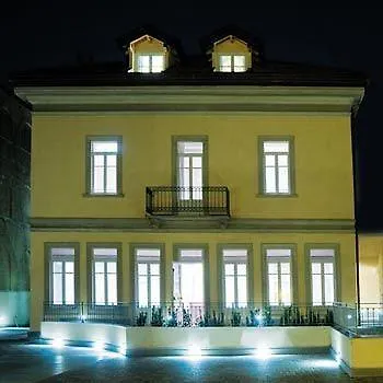 Di Ξενοδοχείο Βαρέζε