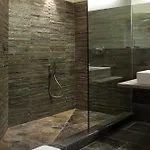 Di Hotel