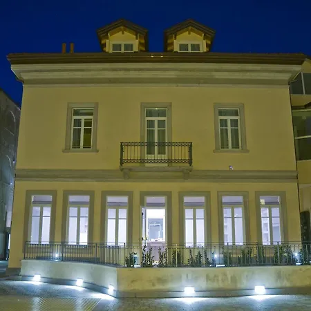 Di Hotel